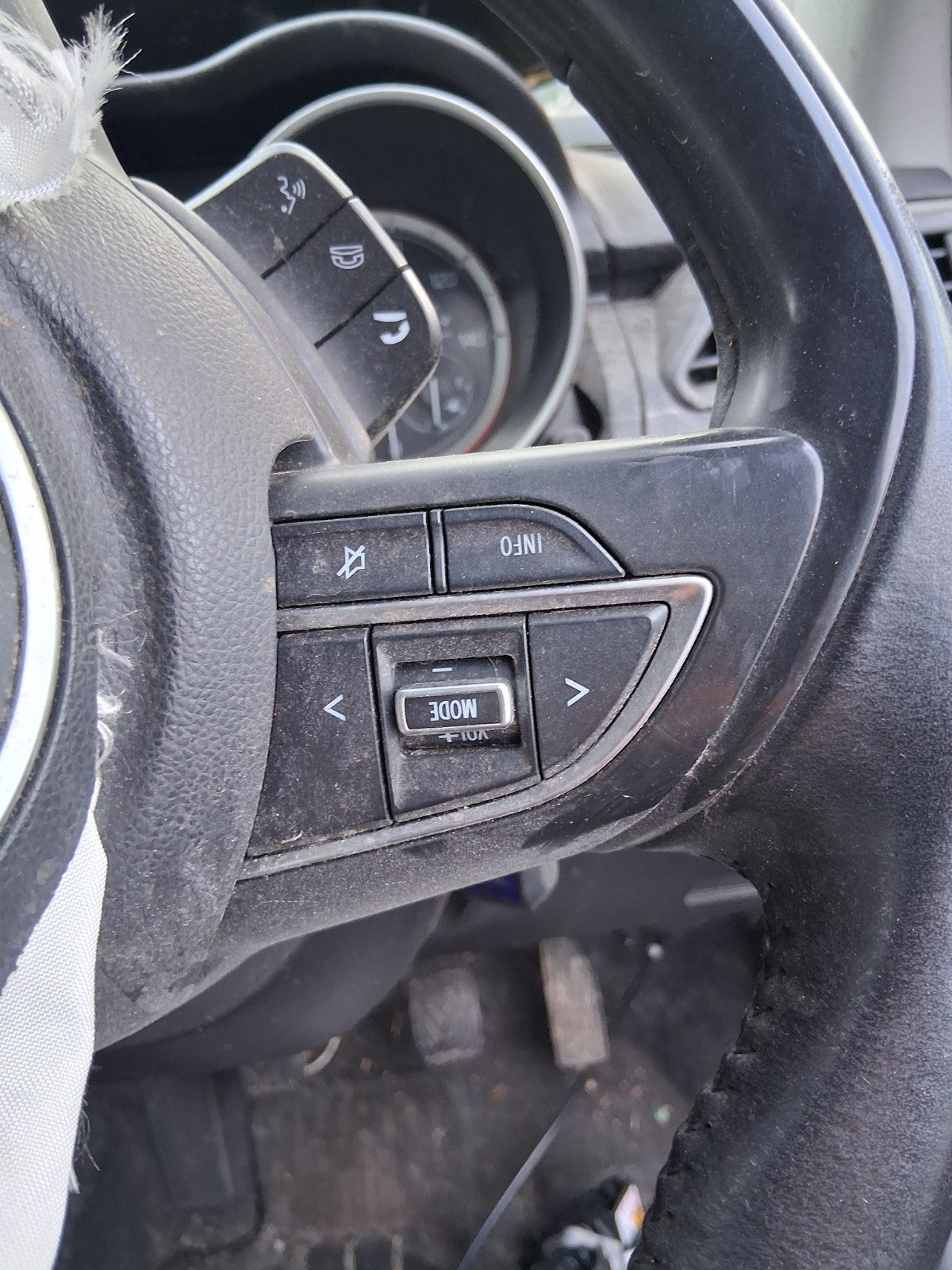 2021 SUZUKI SWIFT A2L MK4 MULTIFUNCTIONAL STEERING WHEEL
