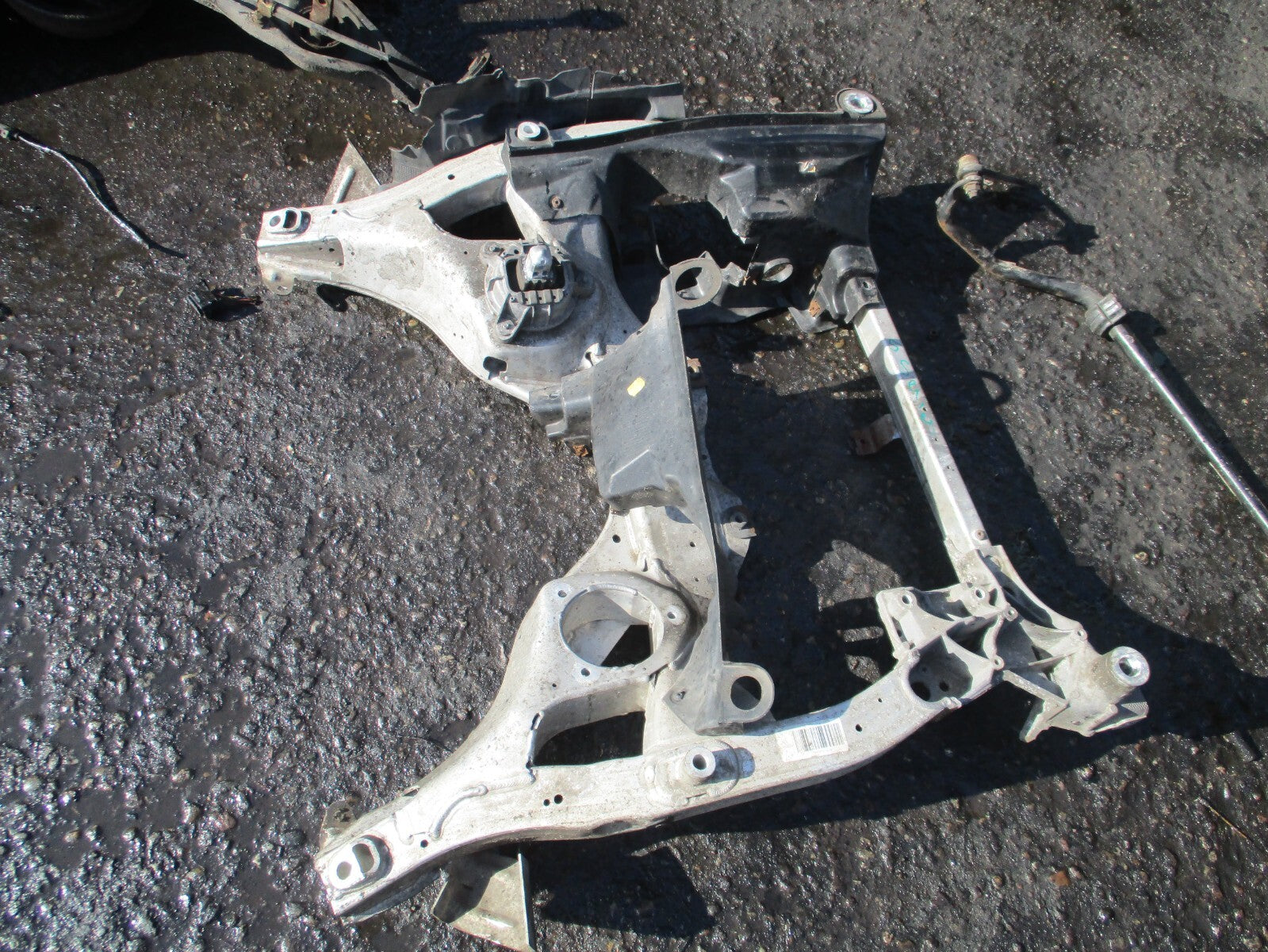 2012 BMW 5 SERIES F10 2.0 DIESEL FRONT MANUAL ALUMININUM SUBFRAME