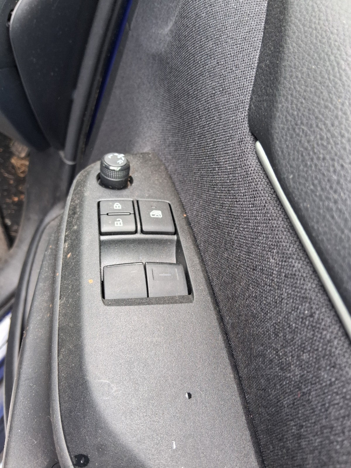 2023 TOYOTA YARIS MK4 OSF DRIVER SIDE FRONT RIGHT WINDOW CONTROL SWITCH
