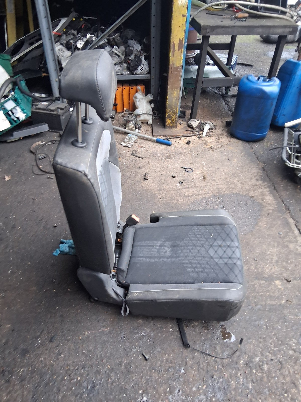 2023 VW VOLKSWAGEN TIGUAN MK2 OSR DRIVER SIDE REAR SINGLE SEAT HALF LEATHER