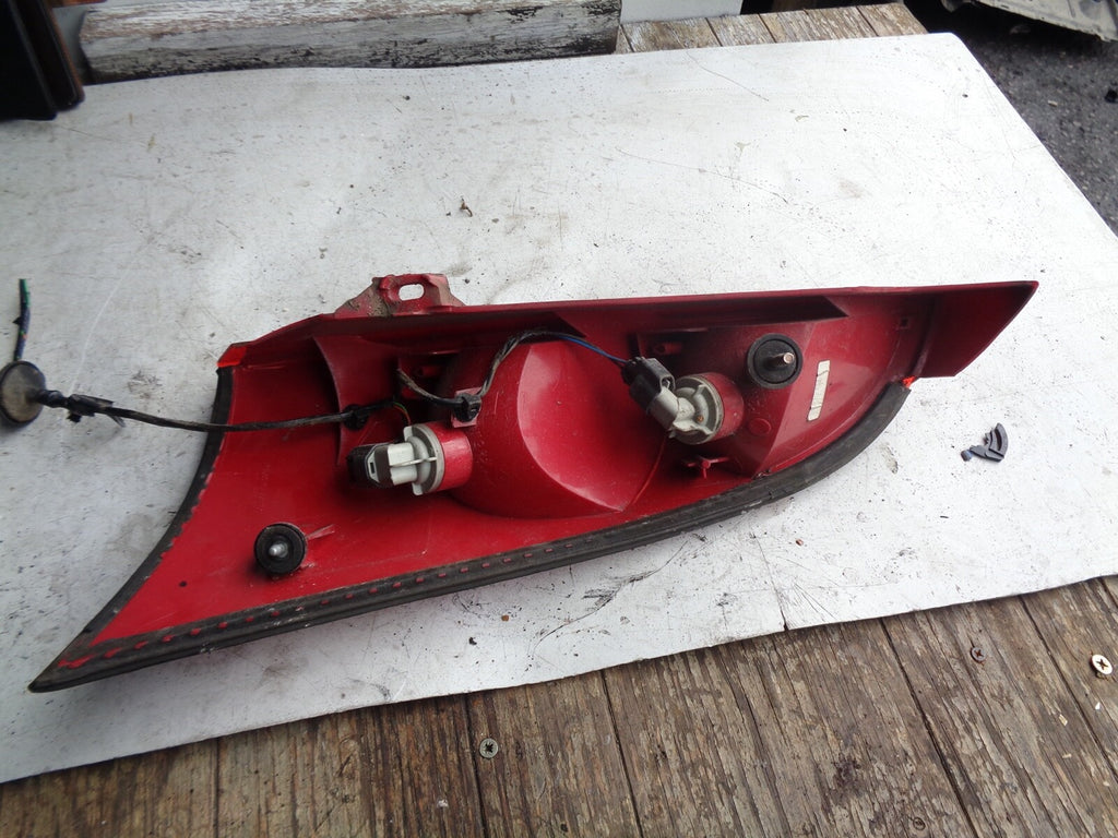 FORD FOCUS MK1 2004 REAR PASSENGER SIDE LIGHT 1M51 13404 A