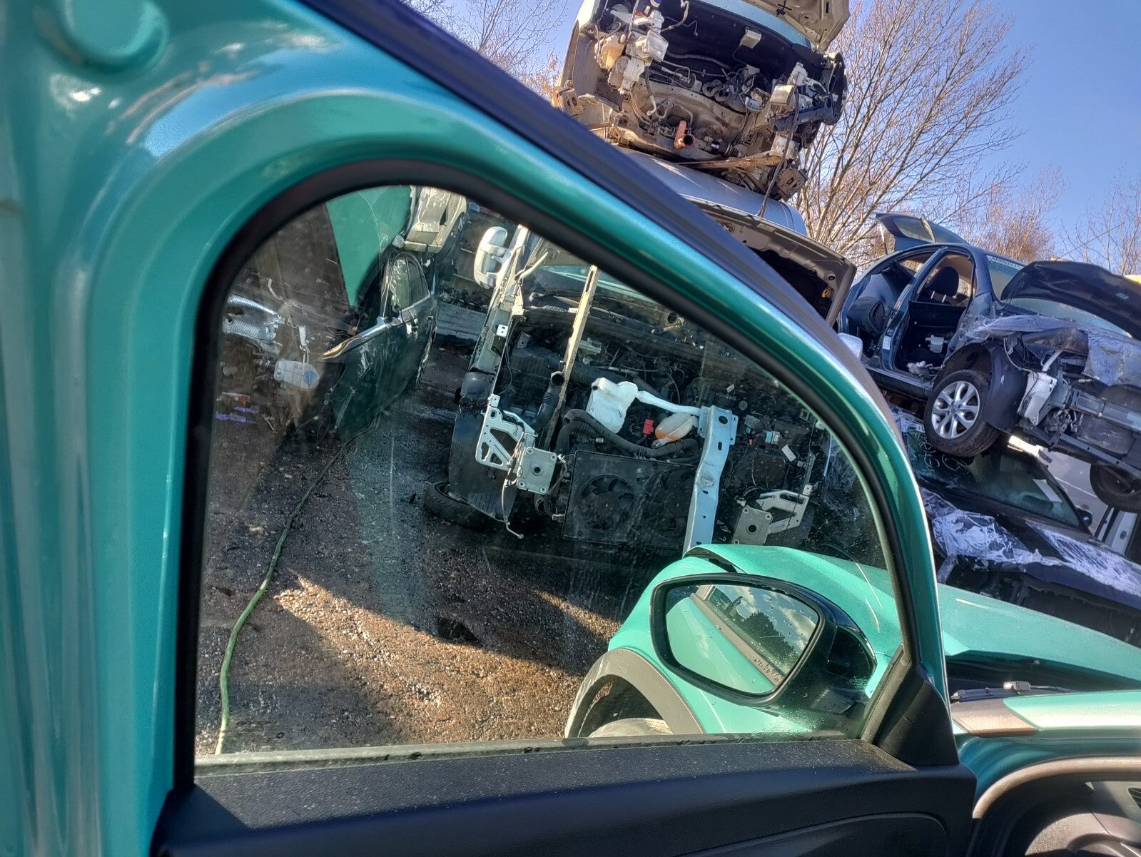 2024 JEEP AVENGER NSF PASSENGER SIDE FRONT WINDOW GLASS
