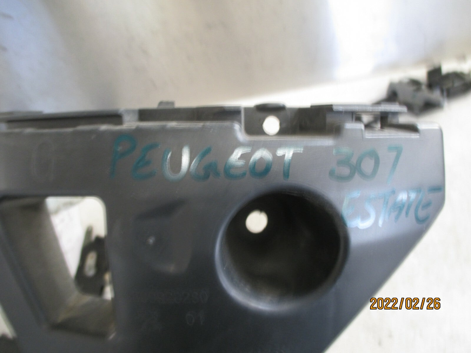 PEUGEOT 308 2013-2021 ESTATE NSR REAR PASSENGER SIDE BUMPER HOLDER 9800920280