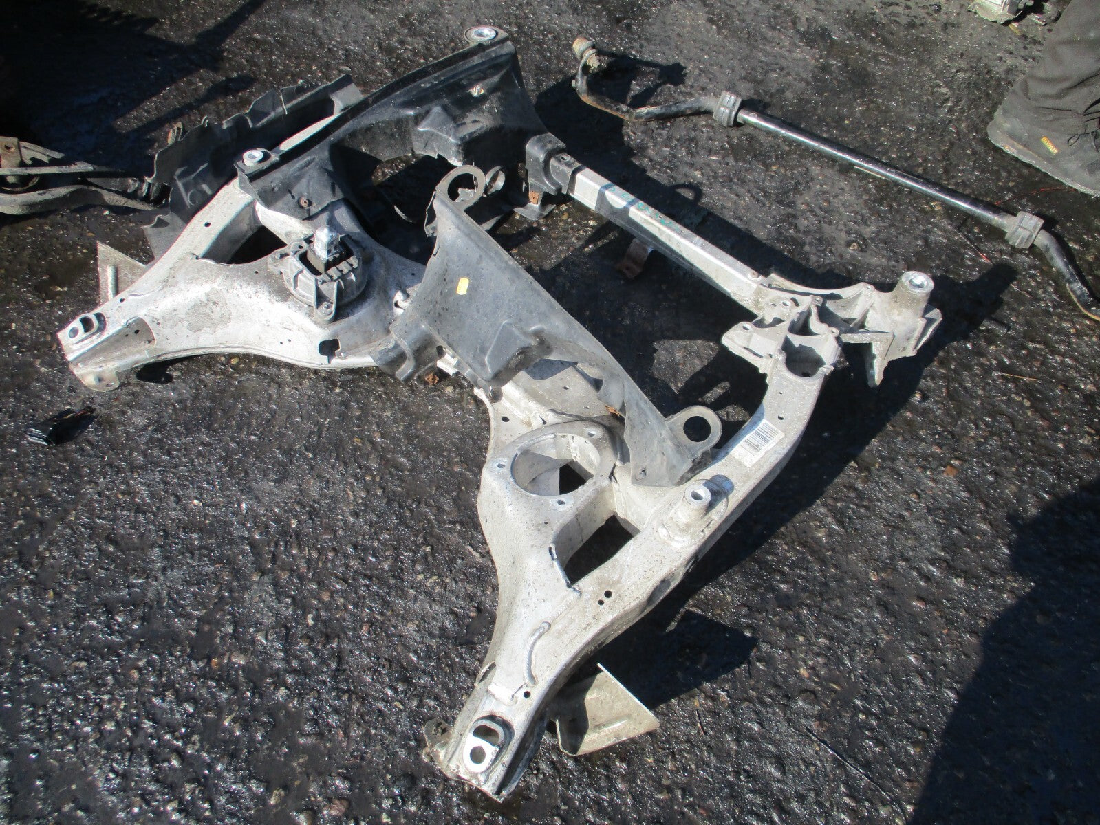 2012 BMW 5 SERIES F10 2.0 DIESEL FRONT MANUAL ALUMININUM SUBFRAME
