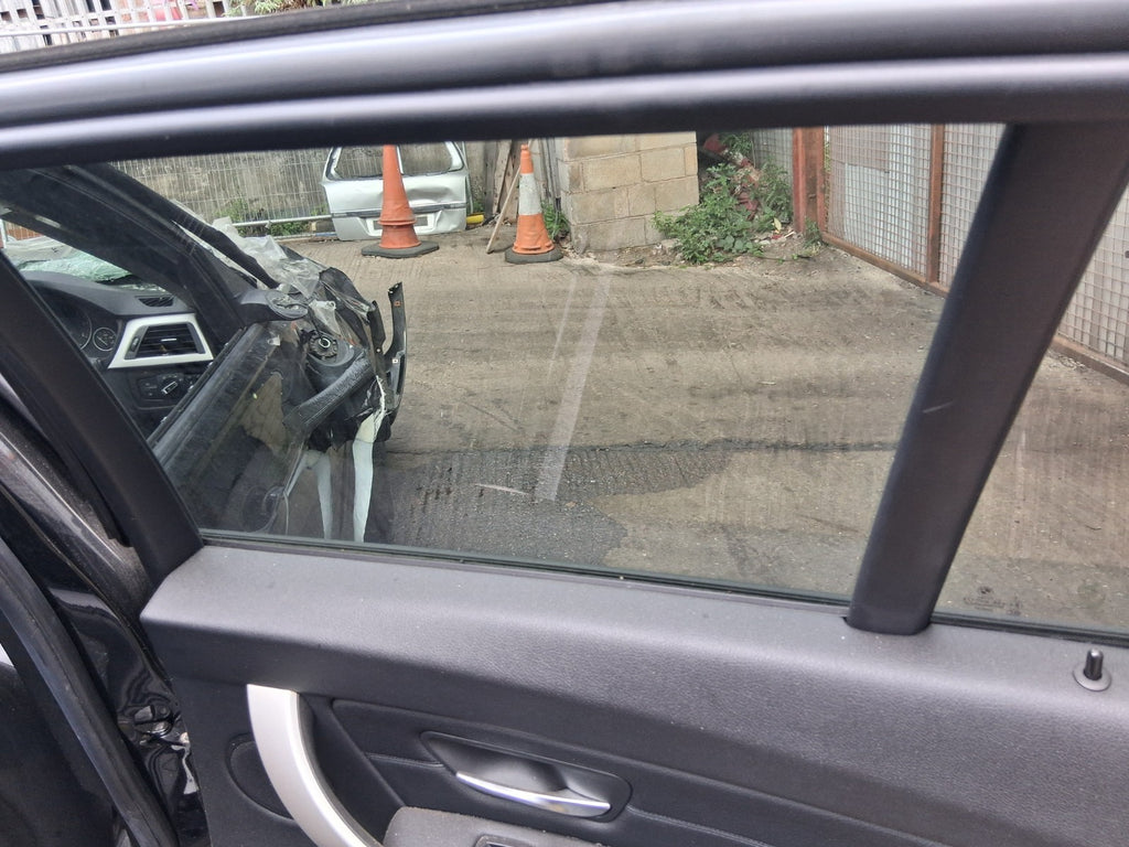 2015 BMW 3 SERIES F30 ESTATE OSR DRIVER SIDE REAR RIGHT WINDOW GLASS