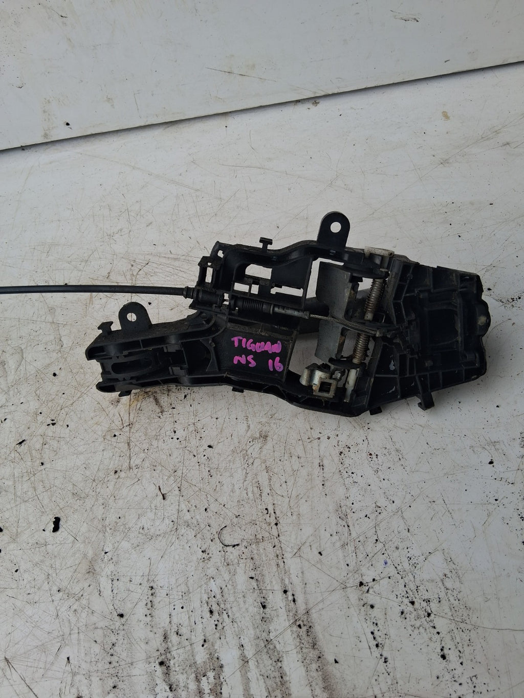 2016 VW VOLKSWAGEN TIGUAN NS NEAR LEFT SIDE INNER DOOR HANDLE 510837811A
