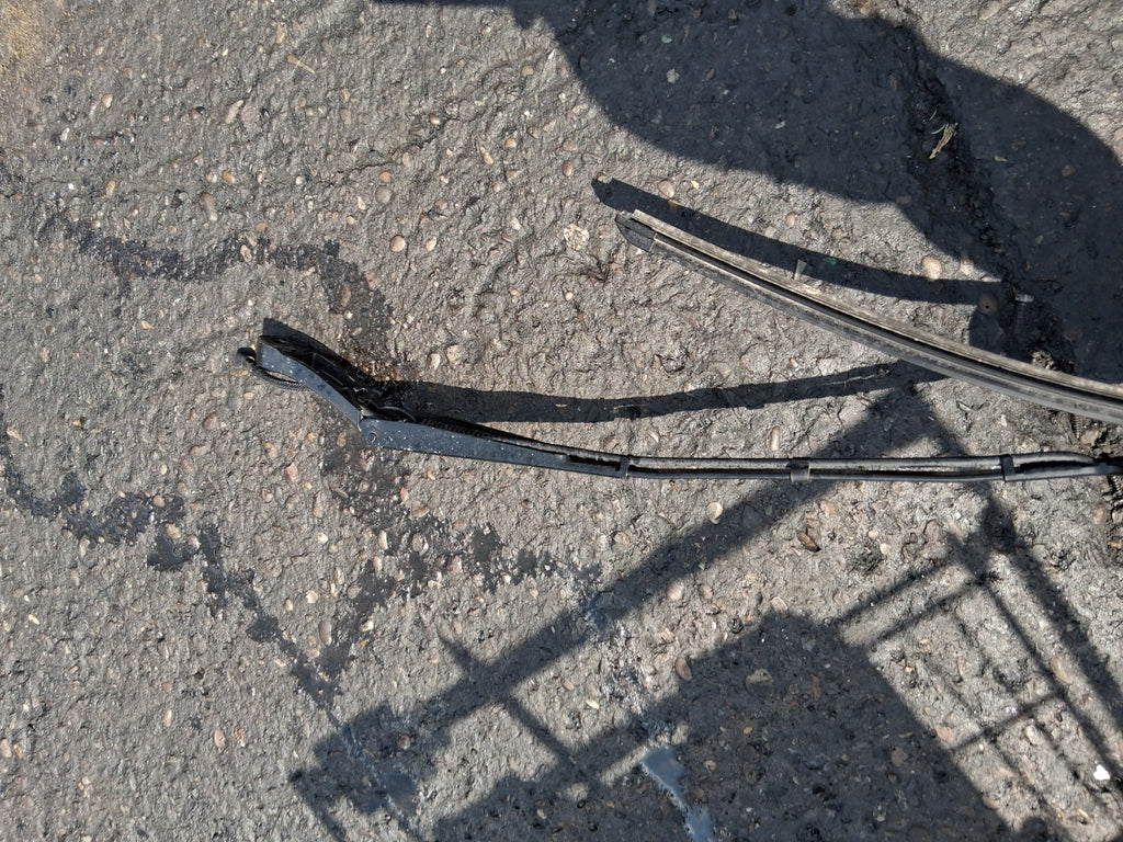2024 DS AUTOMOBILES DS 7 FRONT WINDSCREEN WIPER ARM SET 970362031