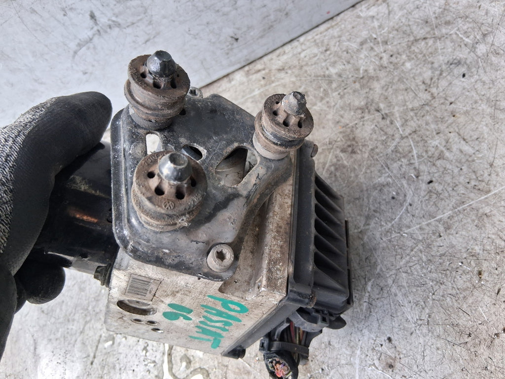 2006 VOLKSWAGEN PASSAT B6 1.9 DIESEL ABS PUMP CONTROL MODULE