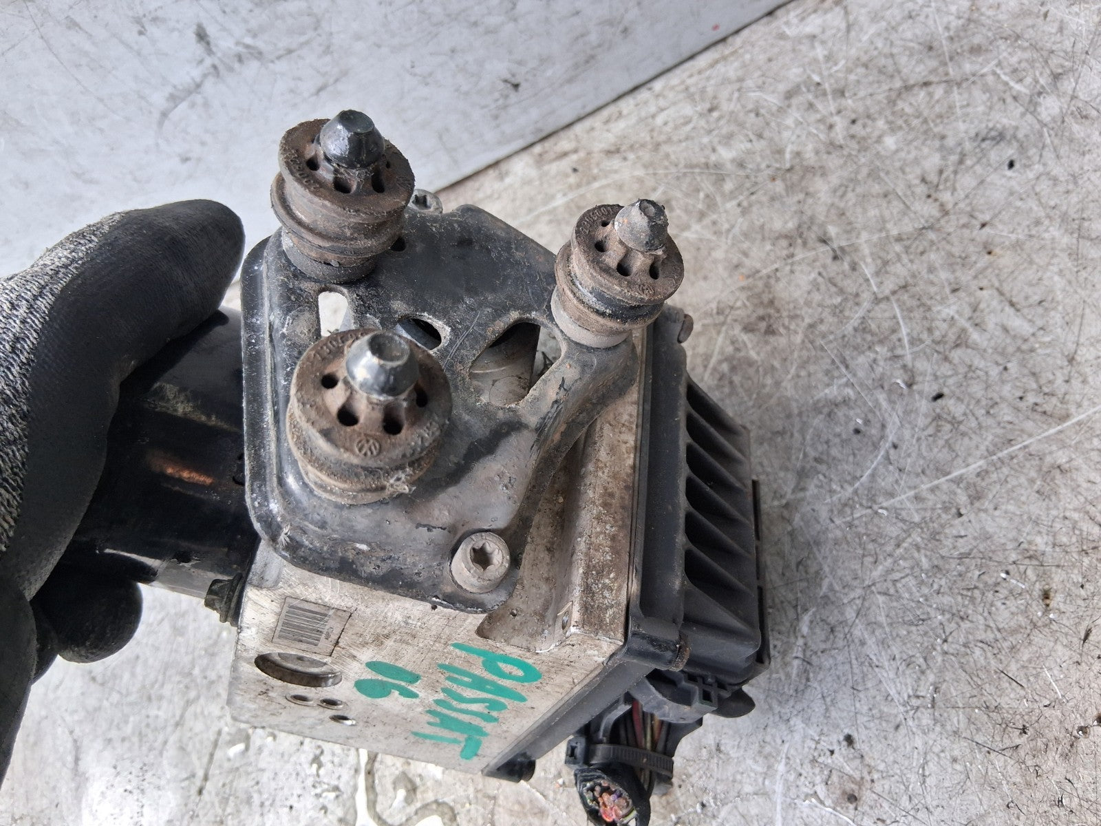 2006 VOLKSWAGEN PASSAT B6 1.9 DIESEL ABS PUMP CONTROL MODULE