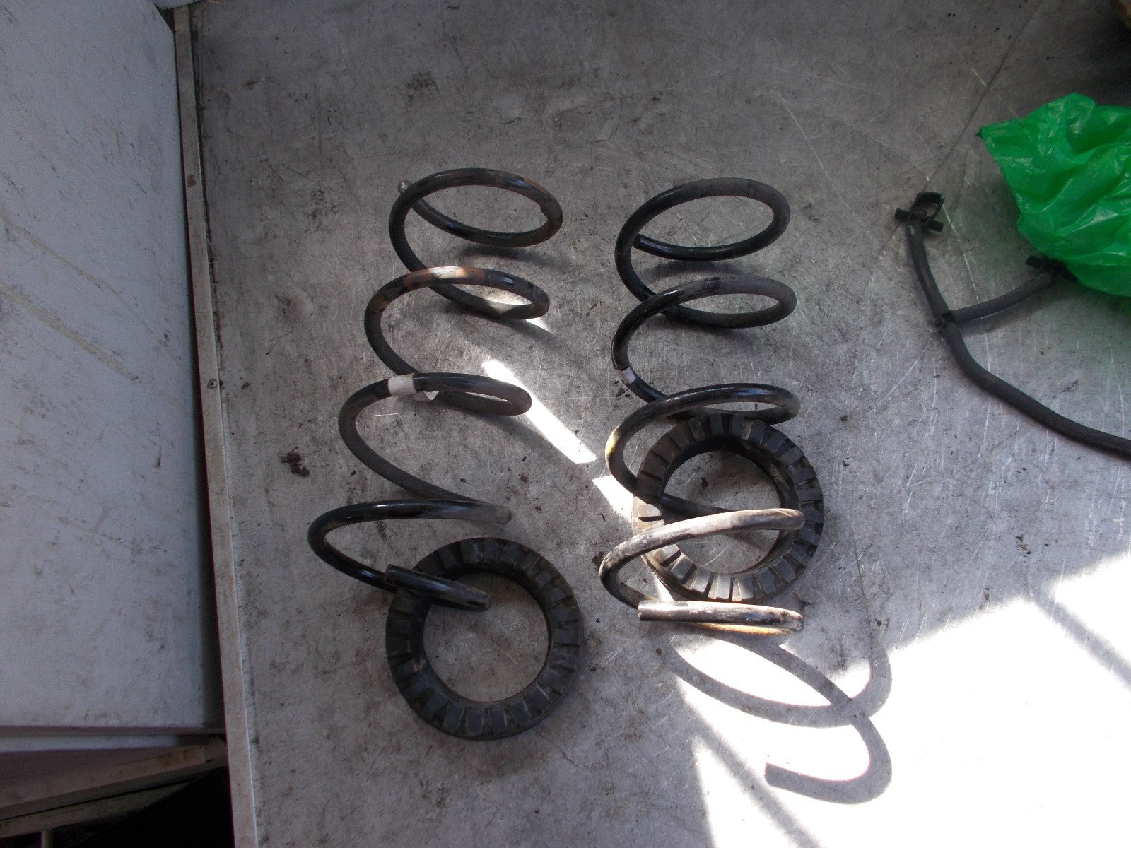 AUDI A6 C5 2003 REAR SPRING SUSPENSION BROWN YELLOW BROWN 2 BROWN 1 YELLOW