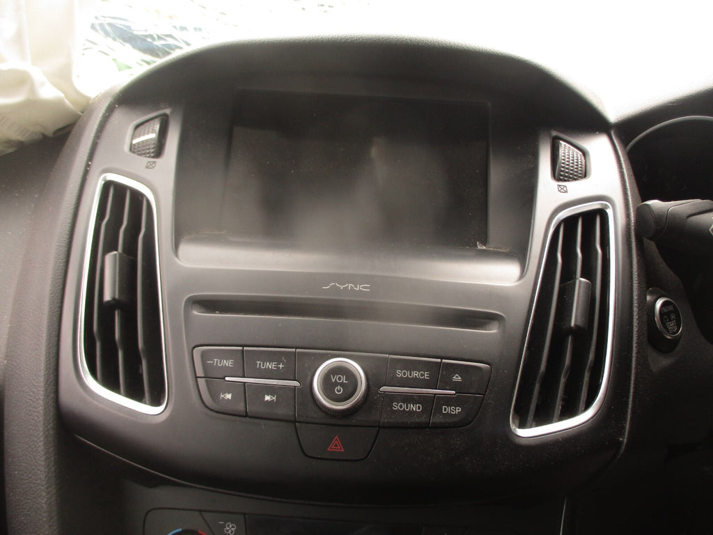 2017 FORD FOCUS MK3 RADIO CD PLAYER RADIO FASCIA BUTTONS WITH AIR VENT TRIM