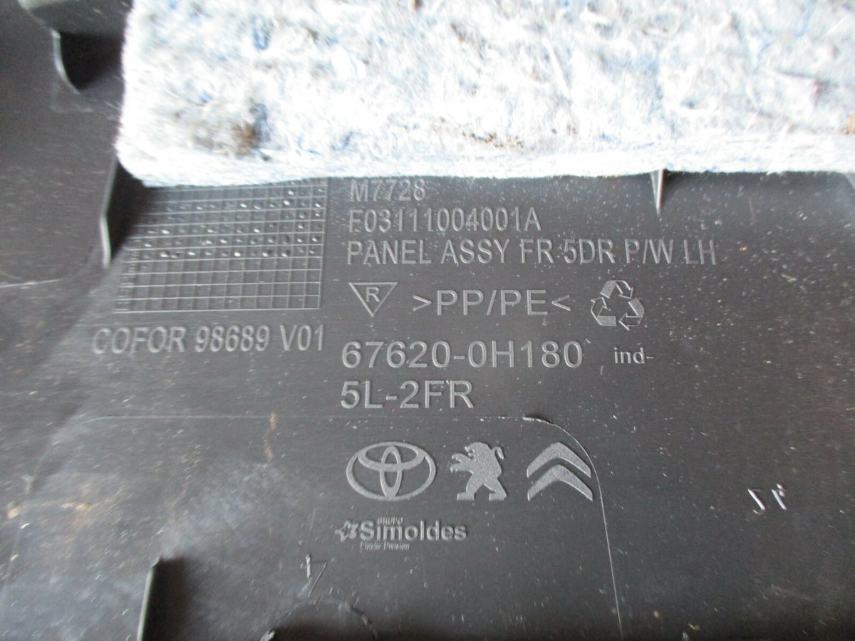 TOYOTA AYGO 2016 5 DOOR NSF PASSENGER SIDE FRONT INTERIOR DOOR CARD 676200H180
