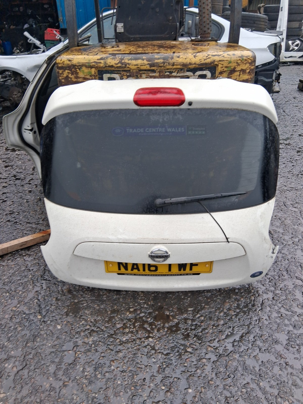 2016 NISSAN JUKE MK1 REAR COMPLETE TAILGATE BOOTLID WHITE