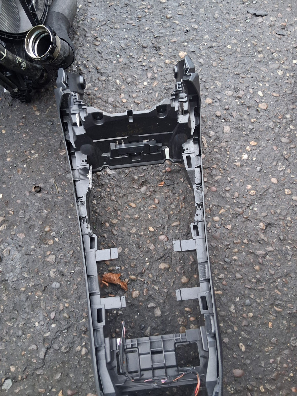 2022 BMW 2 SERIES F44 CENTRE CONSOLE WITH LEATHER ARMREST 5A369D0
