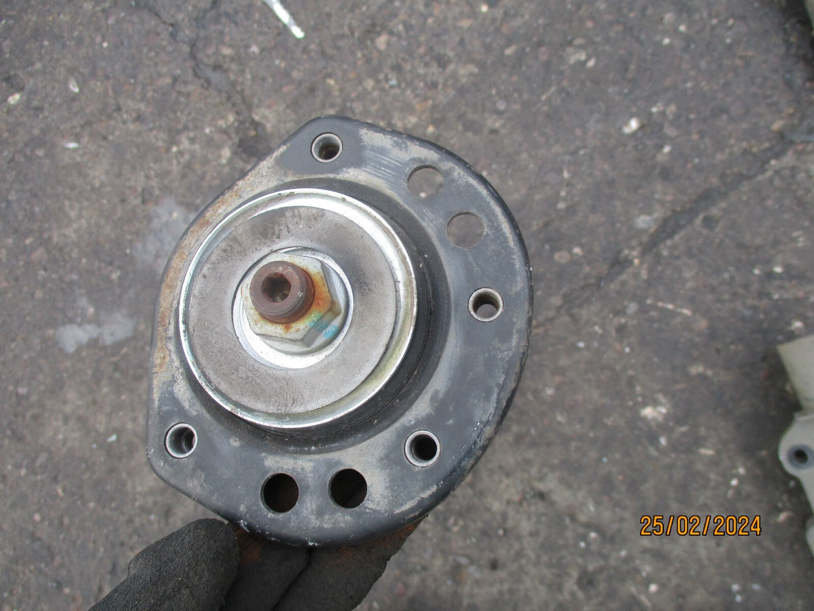 MERCEDES BENZ SPRINTER W907 2022 NSF PASSENGER FRONT SHOCK ABSORBER A9073205501