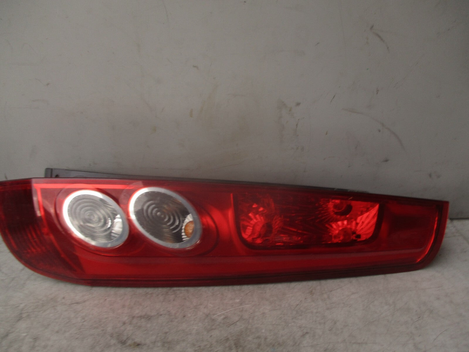 2007 FORD FIESTA MK6 OSR DRIVER SIDE REAR TAIL LIGHT TAIL LAMP 6S6113404B