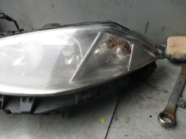 2005 RENAULT MEGANE MK2 CONVERTIBLE NS PASSENGER SIDE HEADLIGHT 8200476432