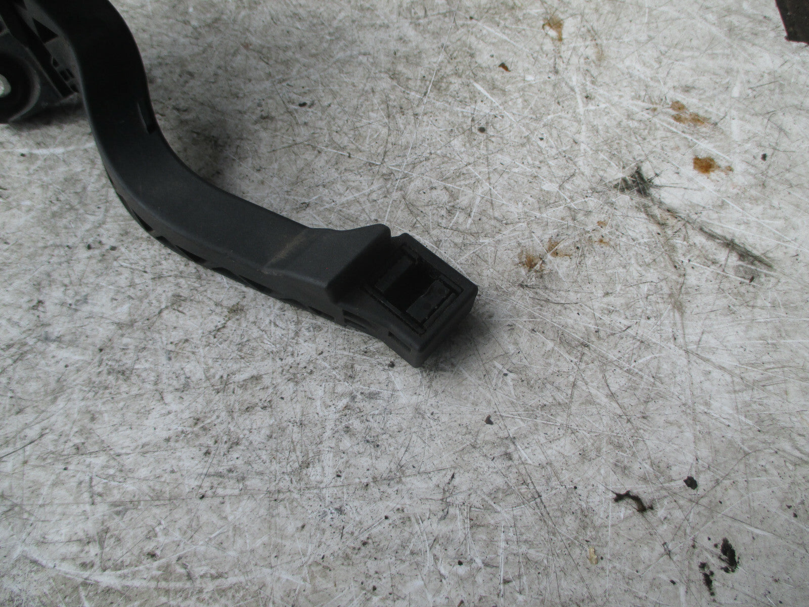 HYUNDAI I30 2014 MK2 ELECTRONIC ACCELERATOR THROTTLE GAS PEDAL 32700A5900