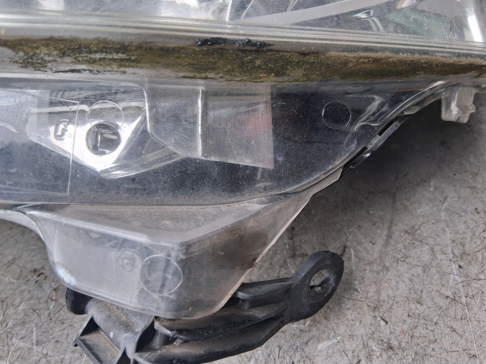 2012 PEUGEOT 208 NSF PASSENGER SIDE FRONT LEFT HEADLIGHT 9802221980