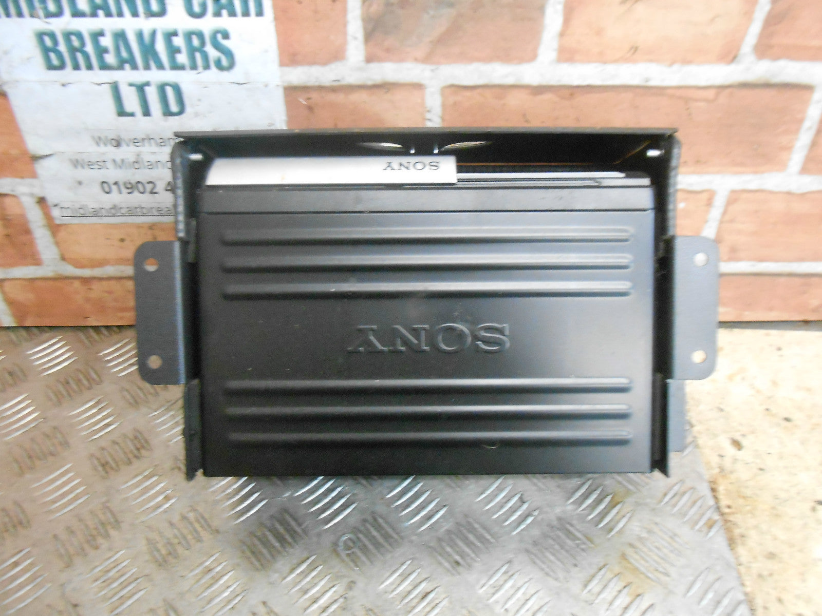 DAEWOO MUSSO FJ 2002 SONY CDX 646 CD CHANGER CARTRIDGE & DAEWOO MOUNTING BOX