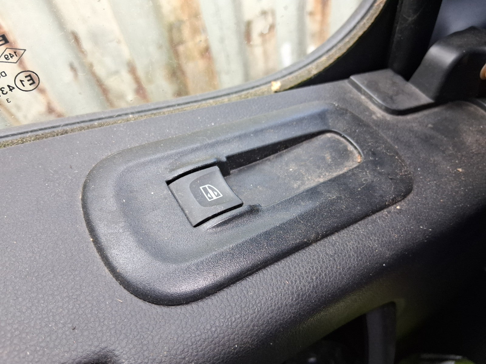 2024 RENAULT MASTER MK3 NSF PASSENGER SIDE FRONT LEFT WINDOW SWITCH