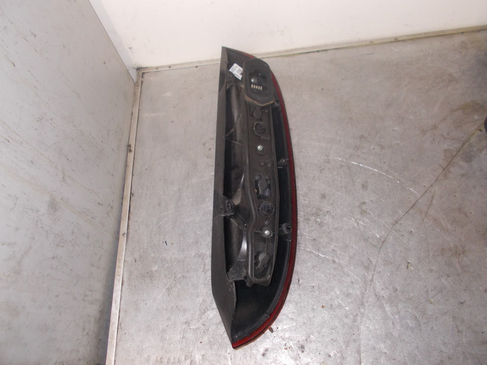 VAUXHALL CORSA C 2002 OSR DRIVER SIDE REAR LIGHT TAIL LIGHT 09114337
