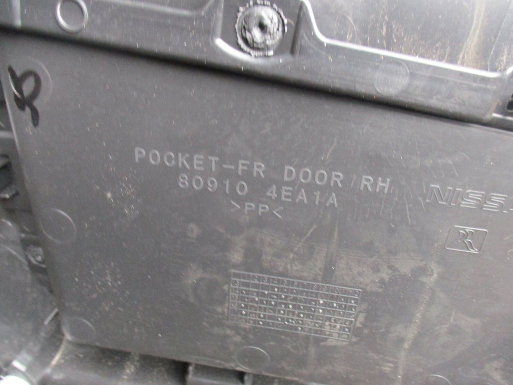 NISSAN QASHQAI J11 (MK2) OSF DRIVER SIDE FRONT DOOR CARD 809104EA1A