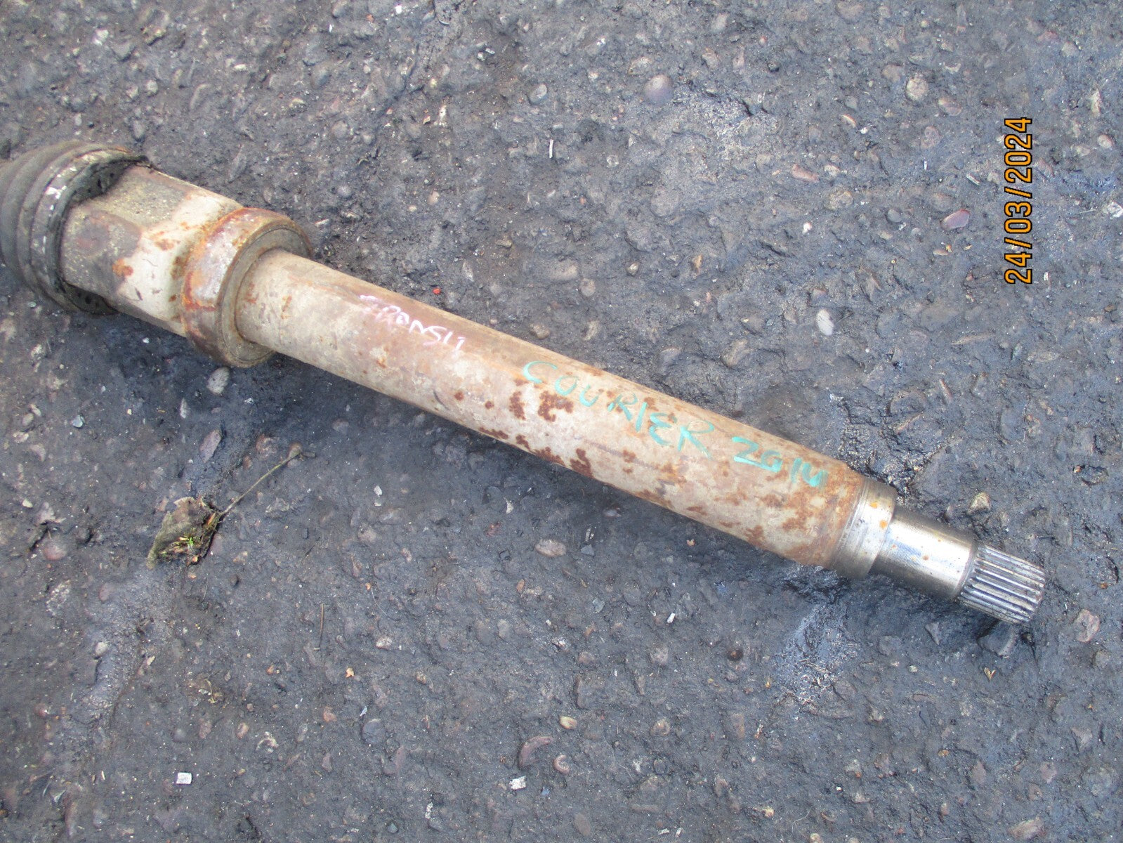 FORD TRANSIT COURIER 2014 1.6 DIESEL OSF DRIVER SIDE FRONT DRIVESHAFT