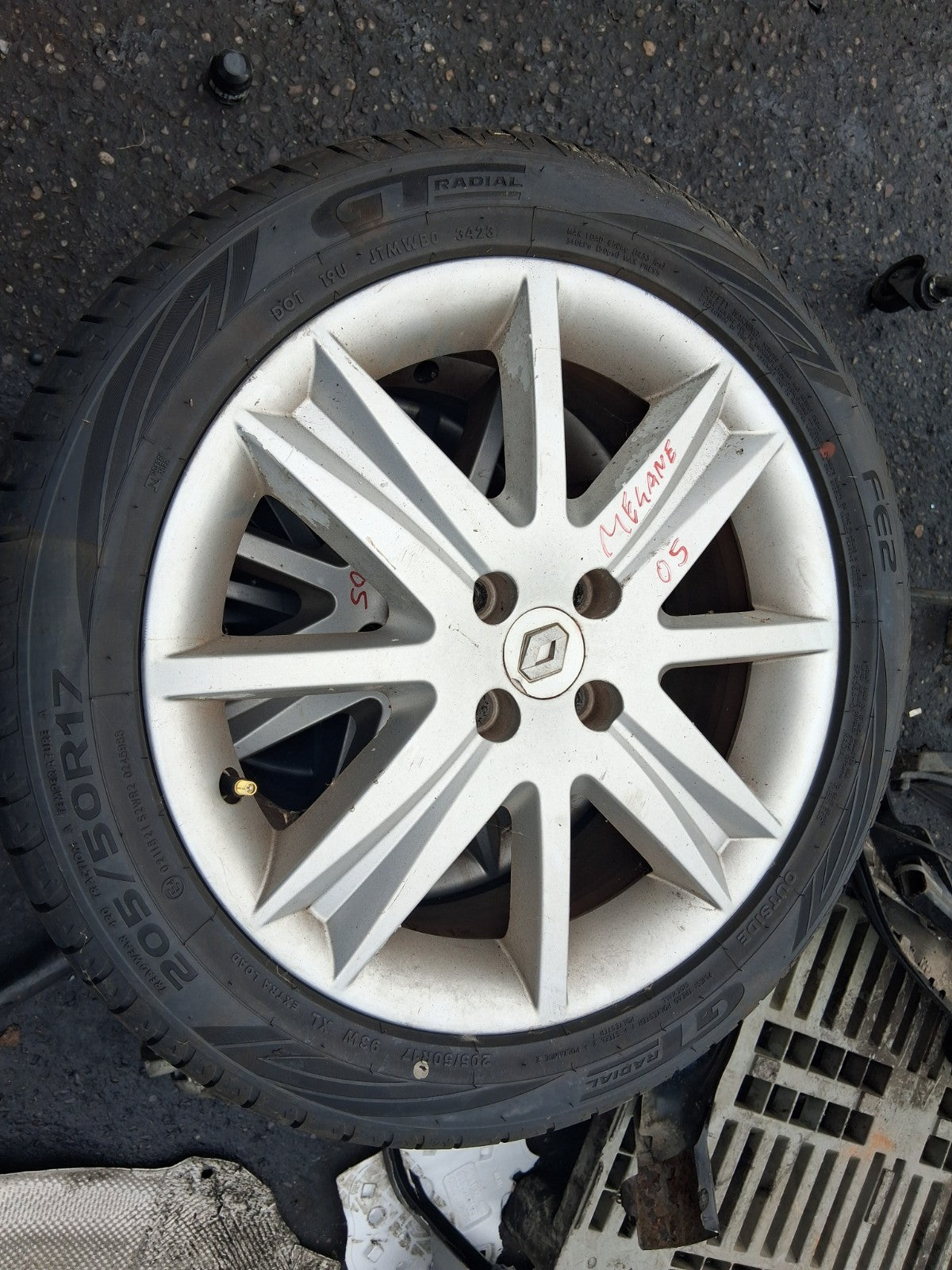 2005 RENAULT MEGANE MK2 17 INCH ALLOY WHEEL WITH TYRE 205/50R17