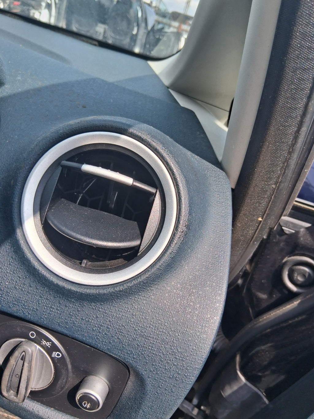 2012 FORD FIESTA MK7 OSF DRIVER SIDE FRONT RIGHT AIR VENT