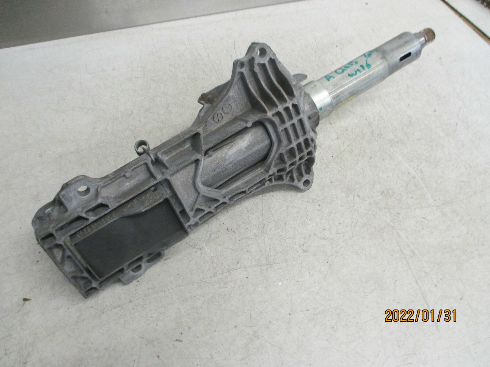 MERCEDES BENZ A CLASS 2017 STEERING COLUMN A2464608901