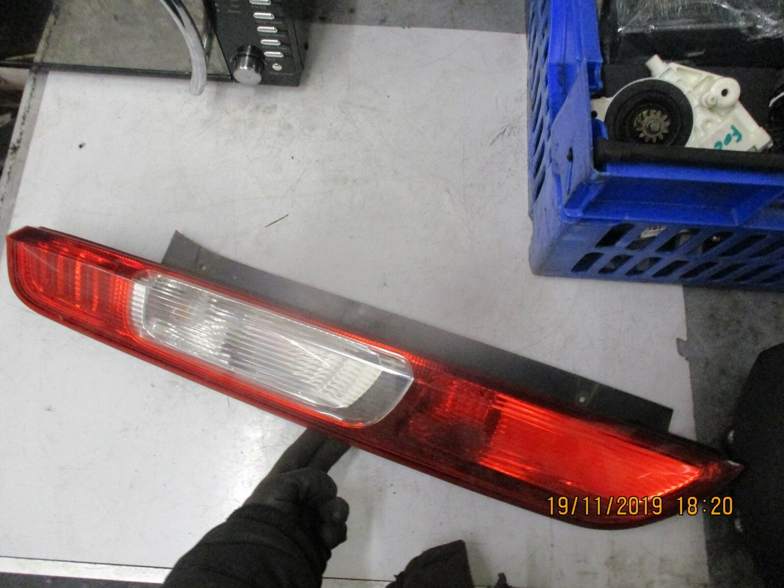 FORD FOCUS MK2 PRE FACELIFT 2005 NSR PASSENGER SIDE REAR BRAKE STOP LIGHT