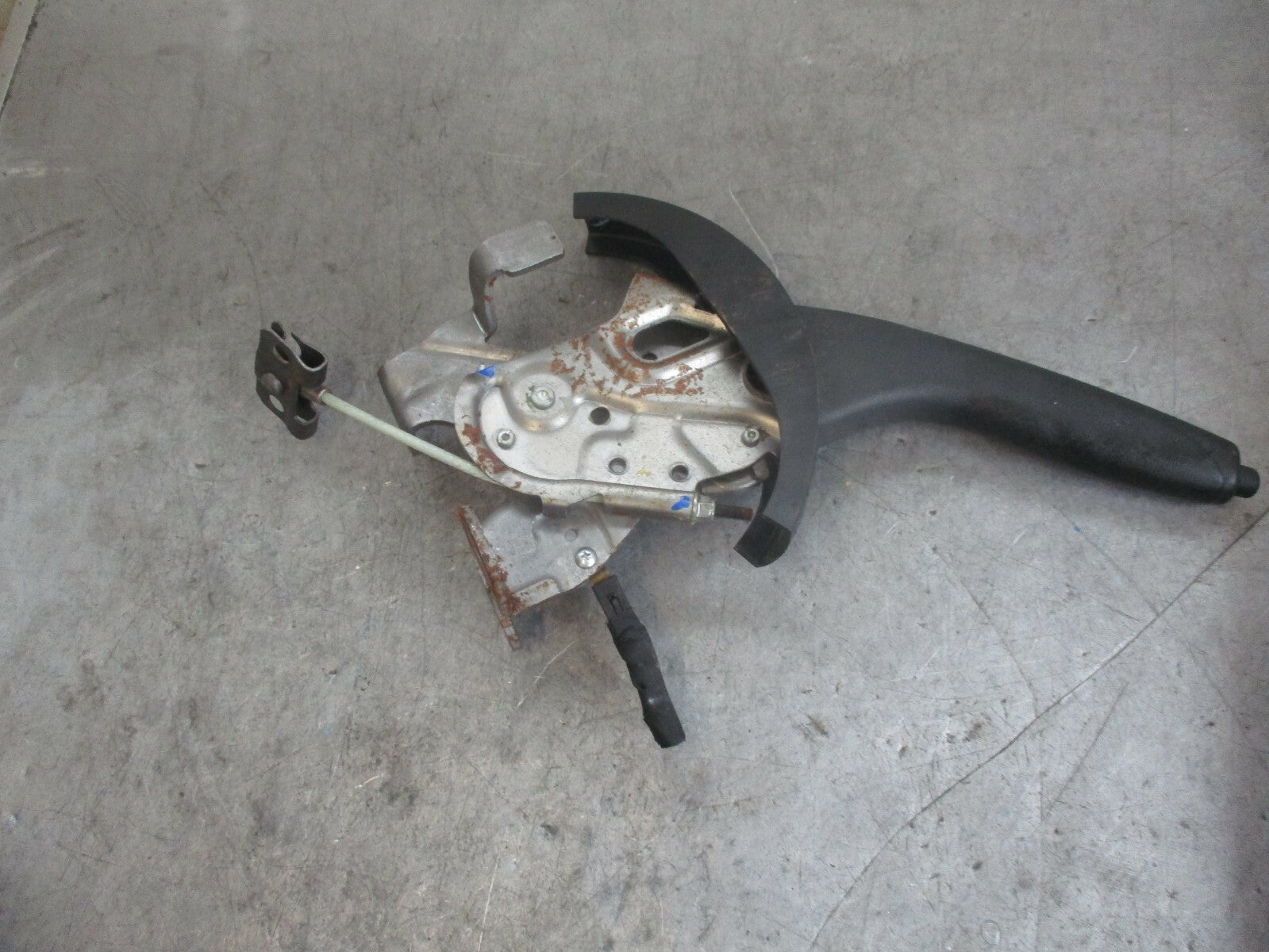 NISSAN MICRA K13 PARKING HANDBRAKE LEVER HANDLE