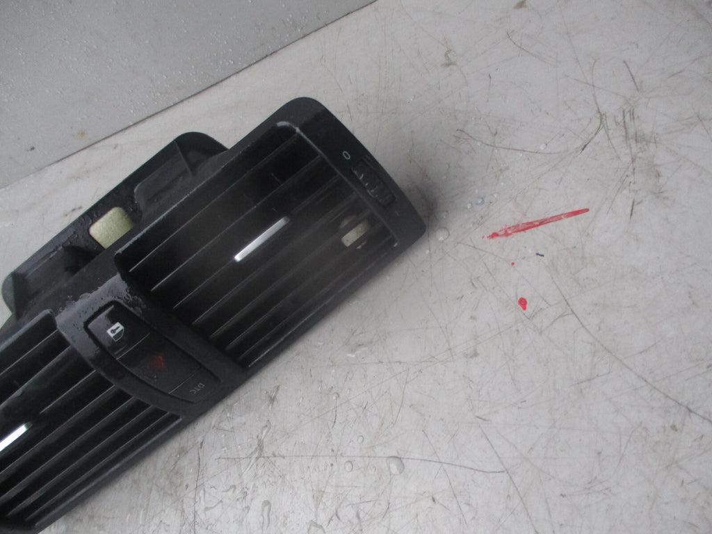 BMW 1 SERIES 2010 E87 DASHBOARD VENT & HAZARD SWITCH 705918913