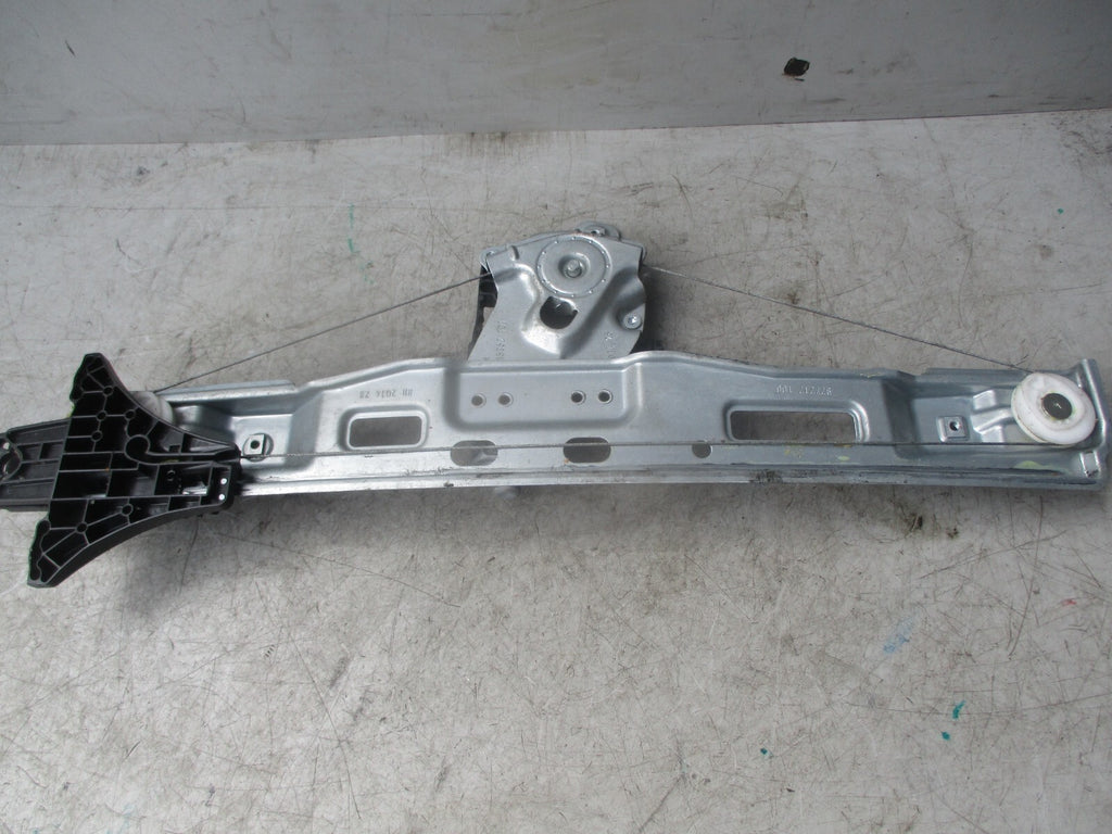 2014 VAUXHALL ZAFIRA C OSR DRIVER SIDE REAR WINDOW MOTOR AND REGULATOR 13260142