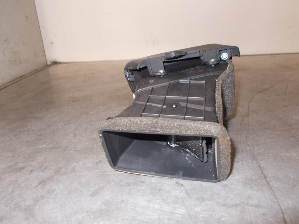 KIA RIO UB 2015 MK3 NS PASSENGER SIDE AIR VENT 974801WAA0