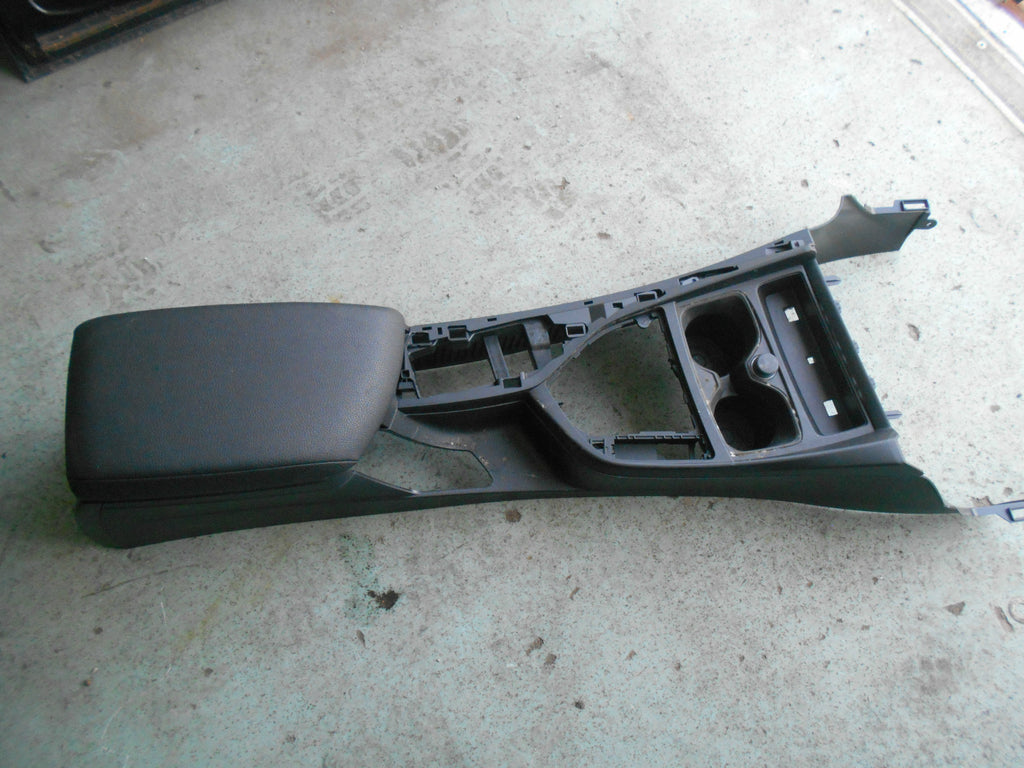 BMW 1 SERIES F20 2016 2017 RHD CENTRE CONSOLE ARM REST 12V SOCKET X2 ASSEMBLY