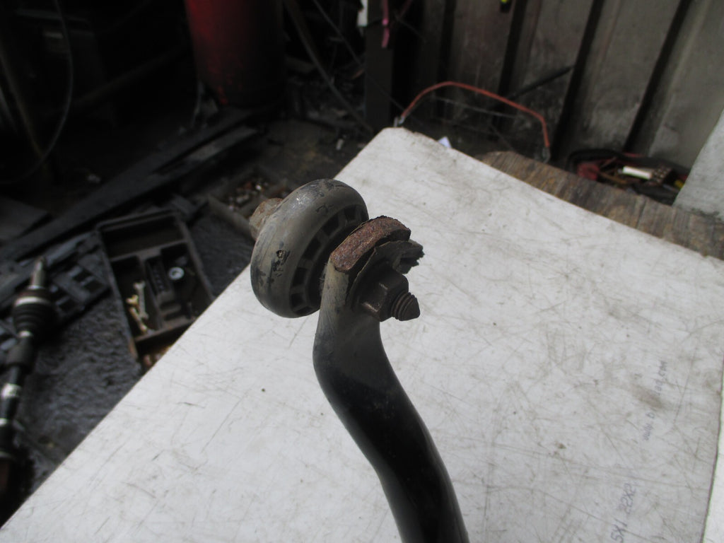 AUDI A4 B8 2011 FRONT ANTI ROLL SWAY BAR STABILIZER SUPPORT ROD 8K0411309L