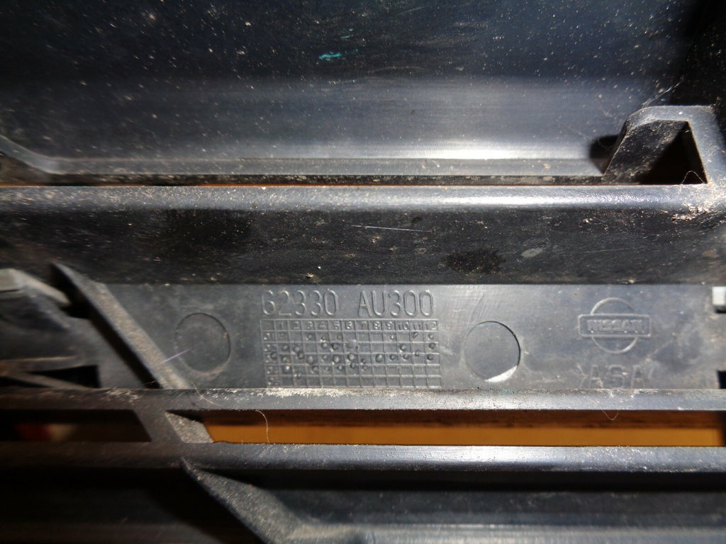 NISSAN PRIMERA 2004 FRONT LEFT GRILL 62330AU300