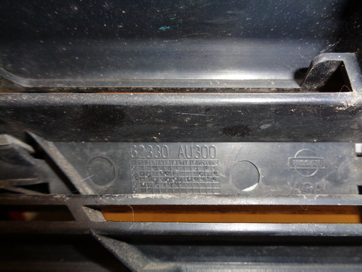 NISSAN PRIMERA 2004 FRONT LEFT GRILL 62330AU300