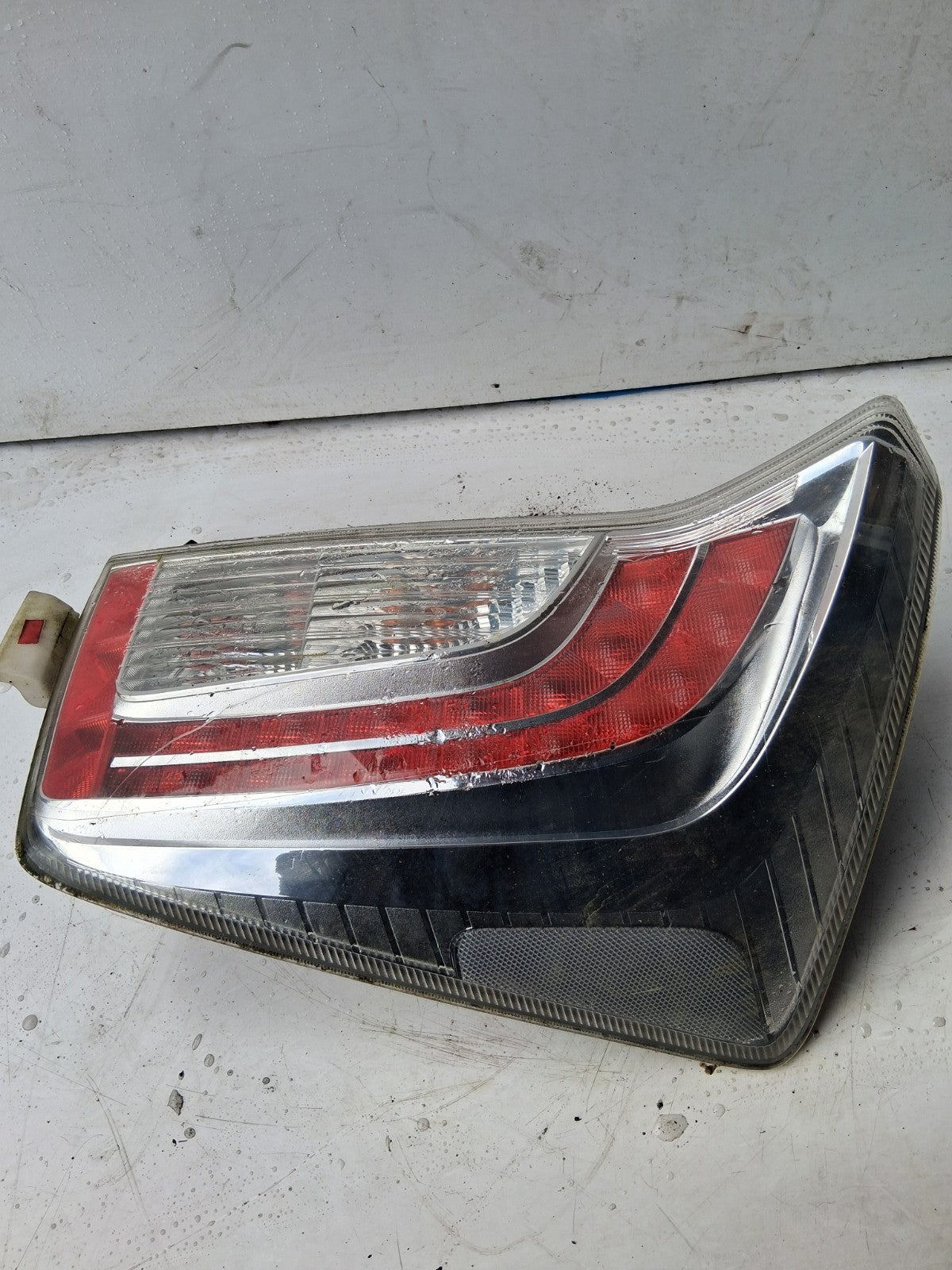TOYOTA PRIUS MK3 2014 XW30 OSR DRIVER SIDE REAR TAIL LIGHT LAMP