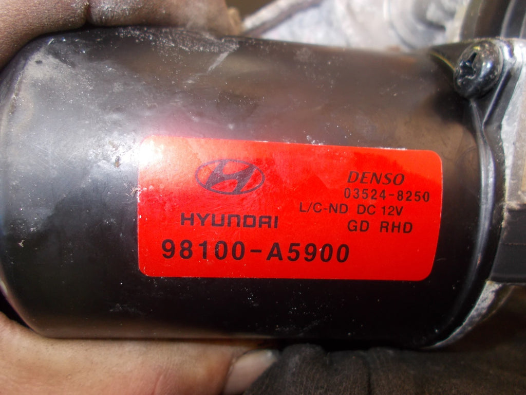 HYUNDAI I30 GD (MK2) 2012-2017 WINDSCREEN WIPER MOTOR & LINKAGE 98100-A5900