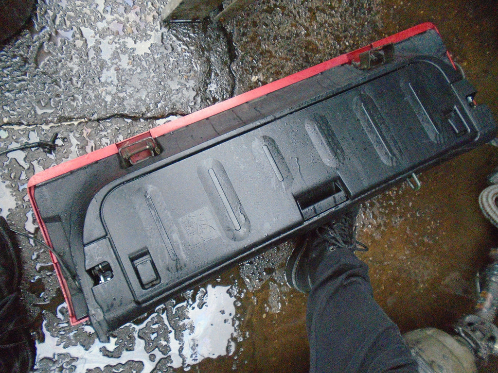 CITROEN C2 2006 3 DOOR REAR LOWER BOOTLID TAILGATE RED BLACK