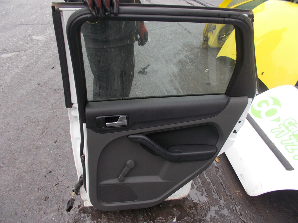 FORD FOCUS C307 (MK2) ESTATE 2005-2008 OSR DRIVER SIDE REAR DOOR WHITE