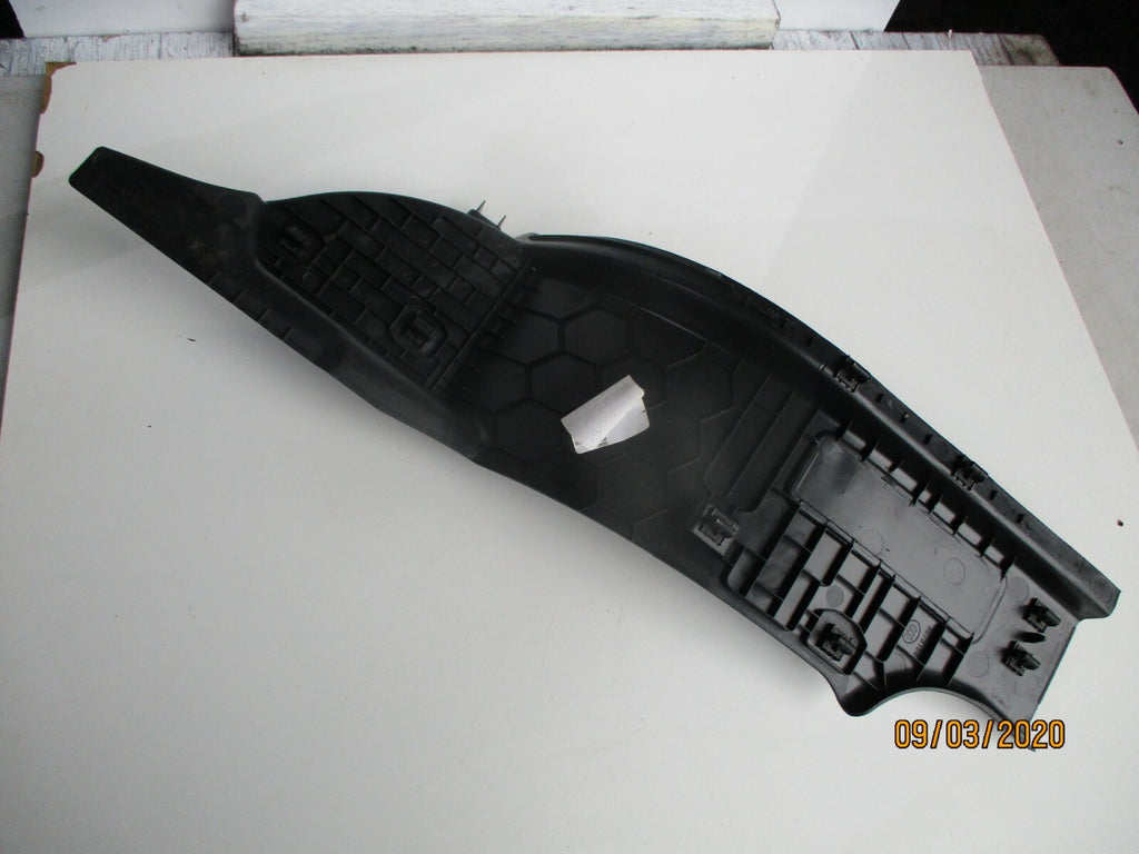 LAND ROVER DISCOVERY 2017 OS DRIVER SIDE C PILLAR TRIM COVER A073159 FK72-13245