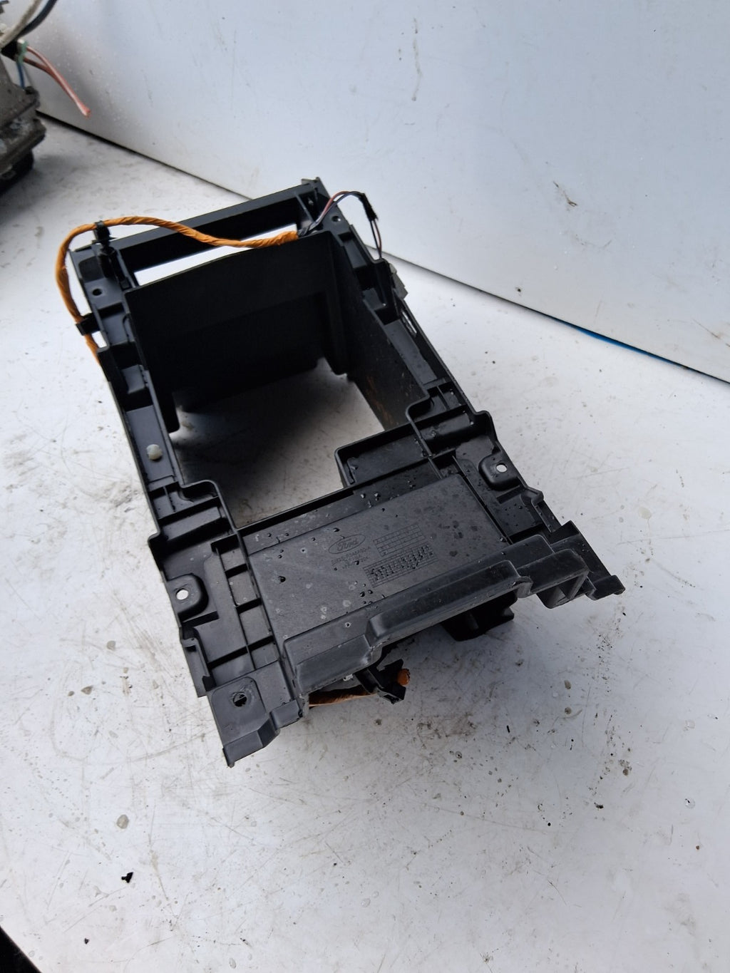 2019 FORD GALAXY MK4 CENTRE CONSOLE ARM REST BRACKET EM2BR045A90A