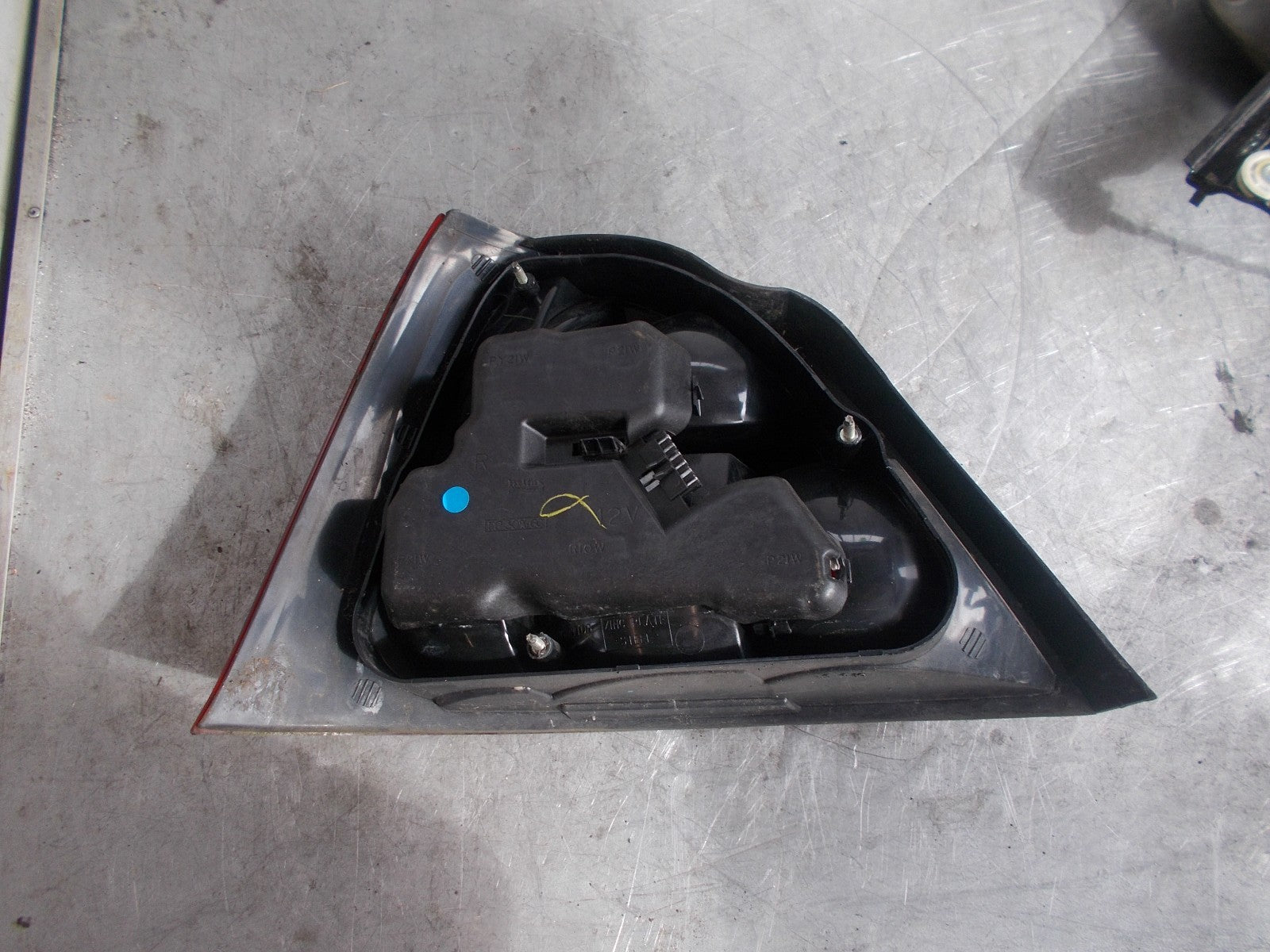 ROVER M.G OS/ DRIVER SIDE REAR LIGHT F001802R028102