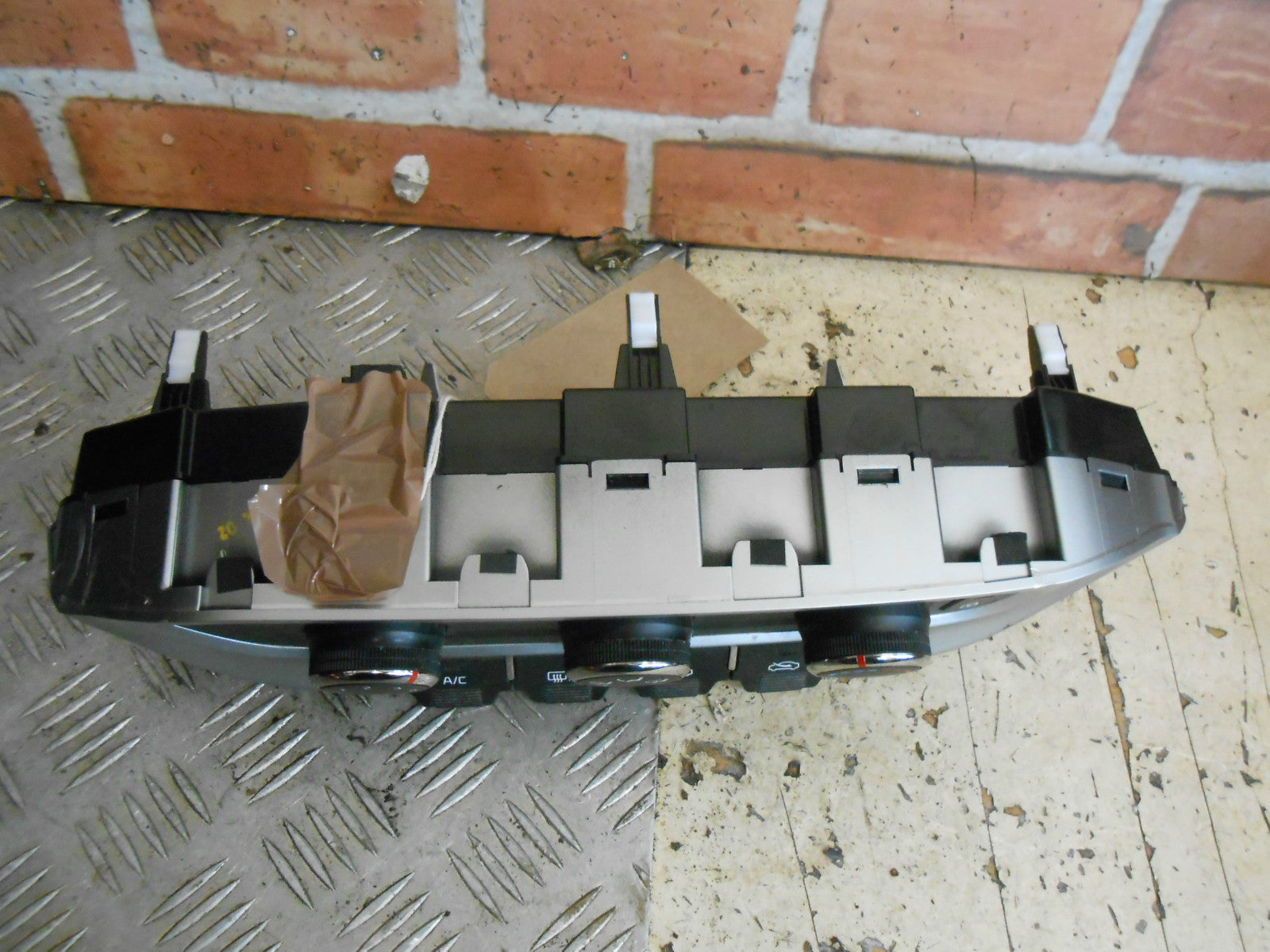 KIA RIO MK3 2015 A/C AIR CON HEATER CLIMATE CONTROL SWITCH PANEL 97250-1W830