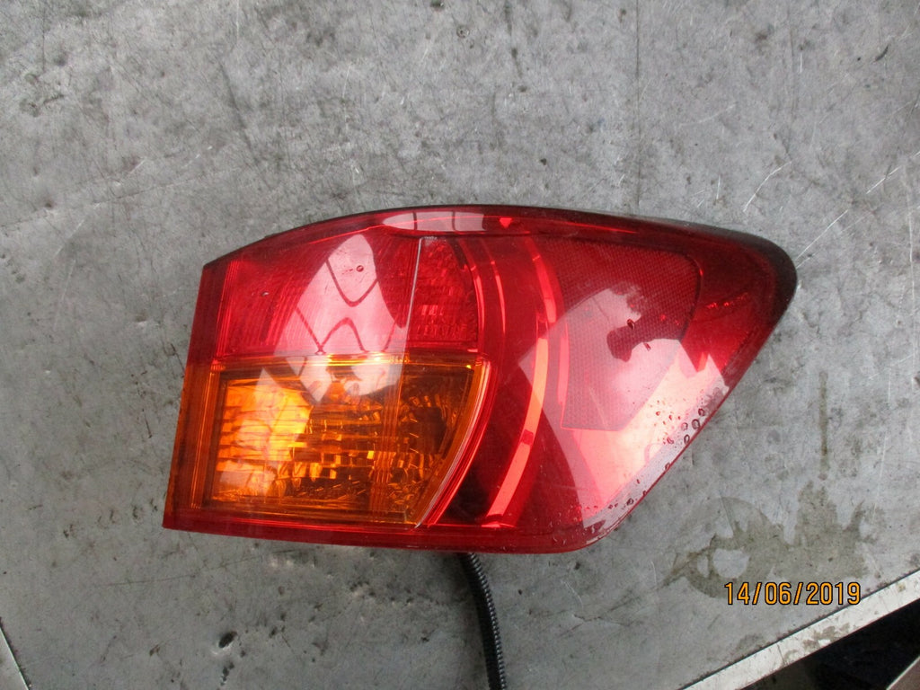 LEXUS IS XE20 OSR DRIVER SIDE REAR OUTER TAIL LIGHT