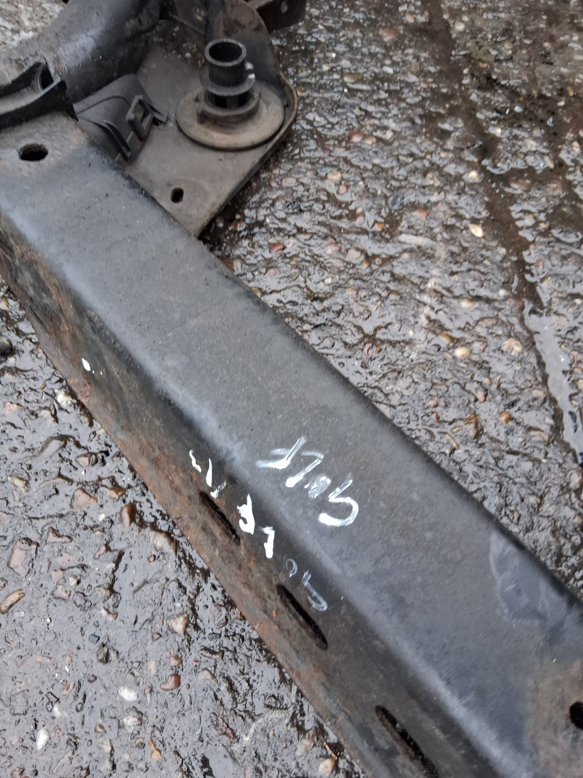 VW VOLKSWAGEN GOLF MK7 2013 1.6 TDI DIESEL REAR AXLE 5Q0501049AF